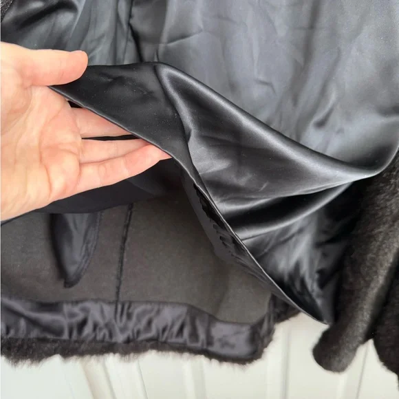 Vintage Faux fur black luxurious Jacket size medium - Picture 10 of 11